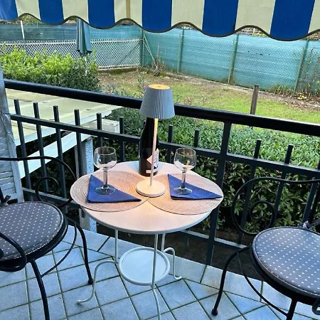 Lucy With Shared Pool Apartamento Cambiasca